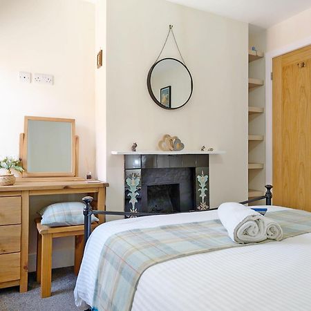 Four Priory Road, Chichester Luaran gambar