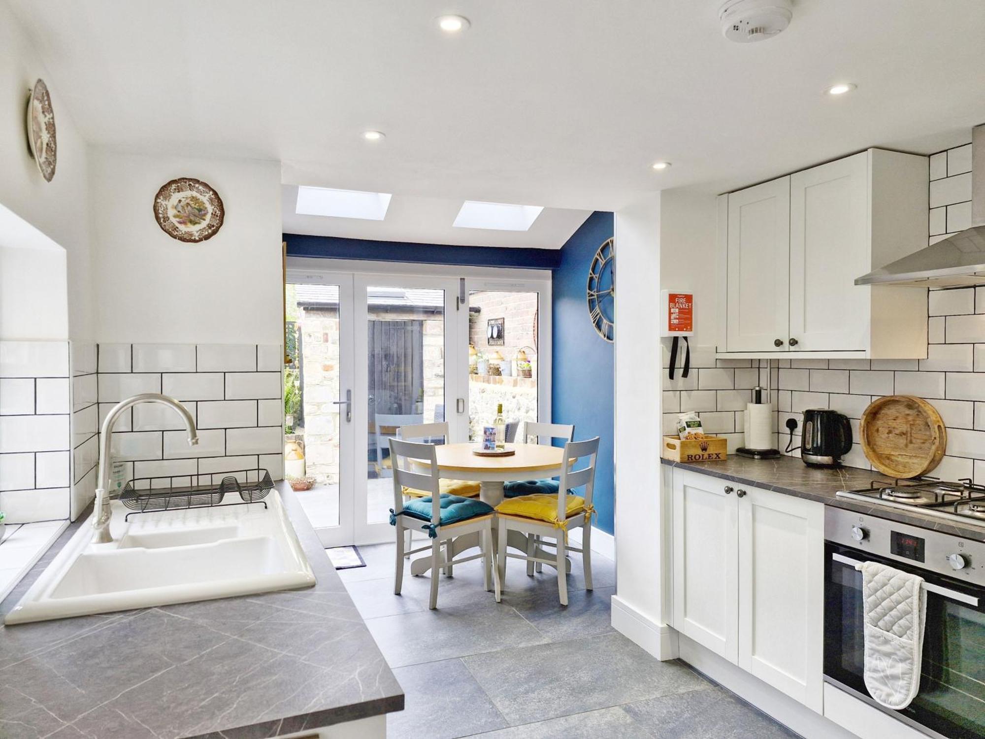 Four Priory Road, Chichester Luaran gambar