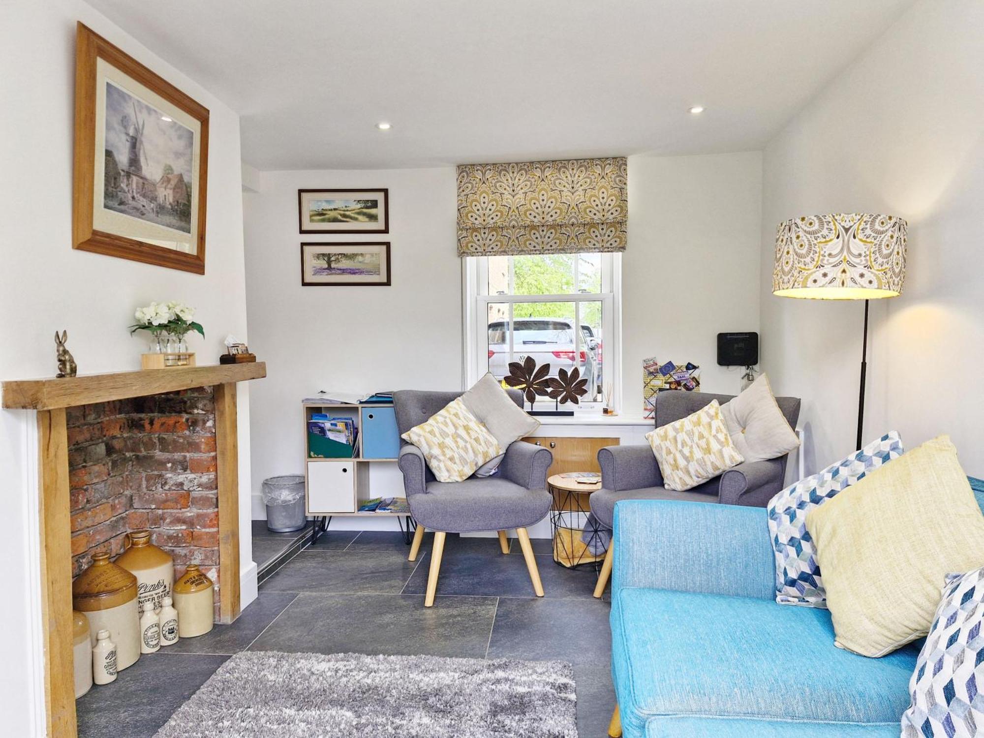 Four Priory Road, Chichester Luaran gambar