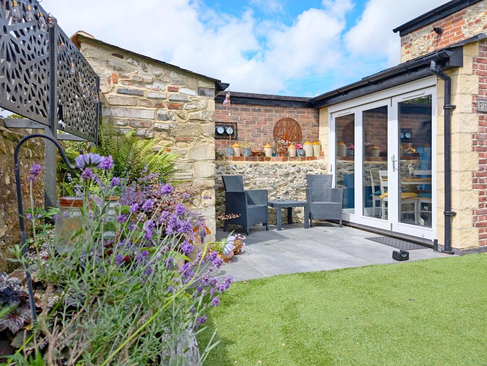 Four Priory Road, Chichester Luaran gambar